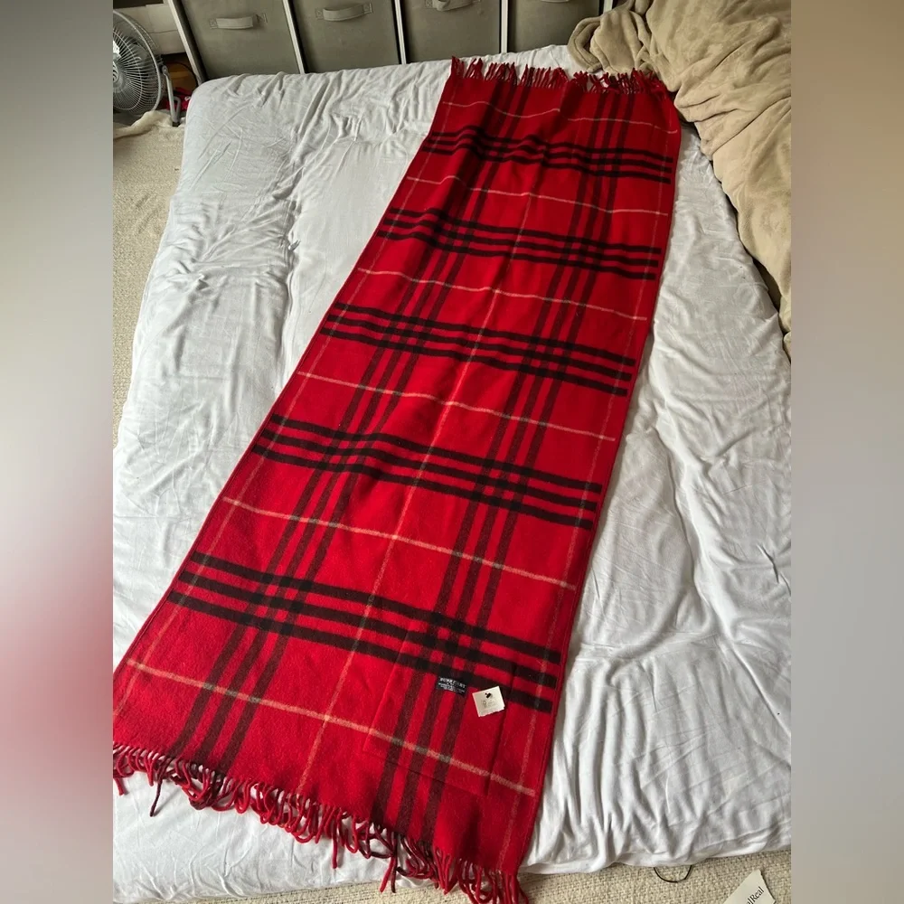 Burberry Helen pocket large check scarf